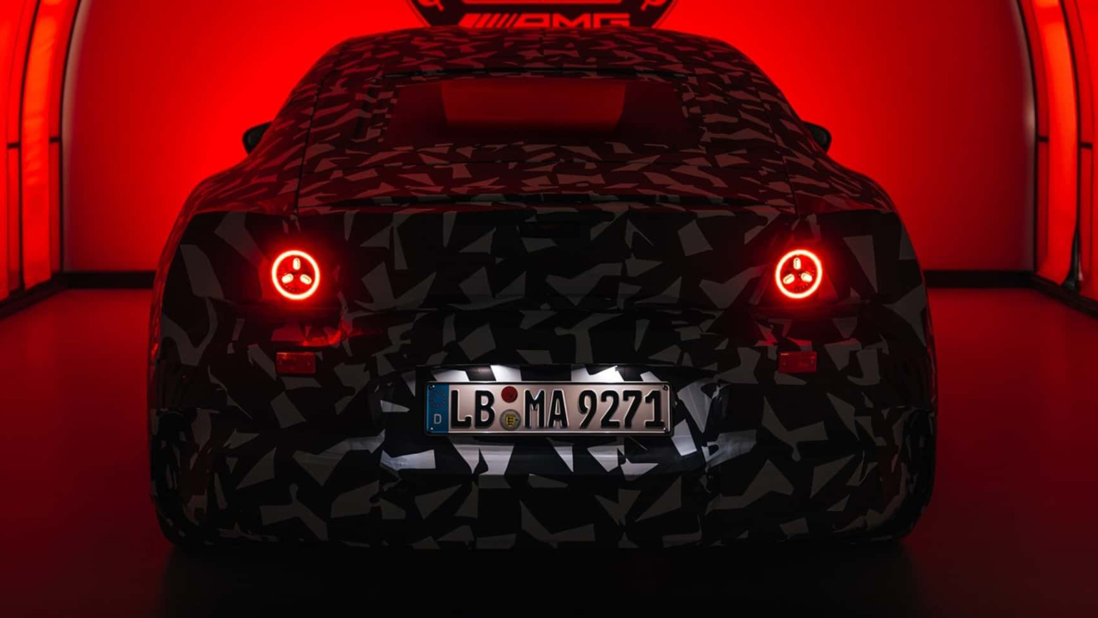 Mercedes-AMG: Πρώτες εικόνες του νέου ηλεκτρικού σεντάν